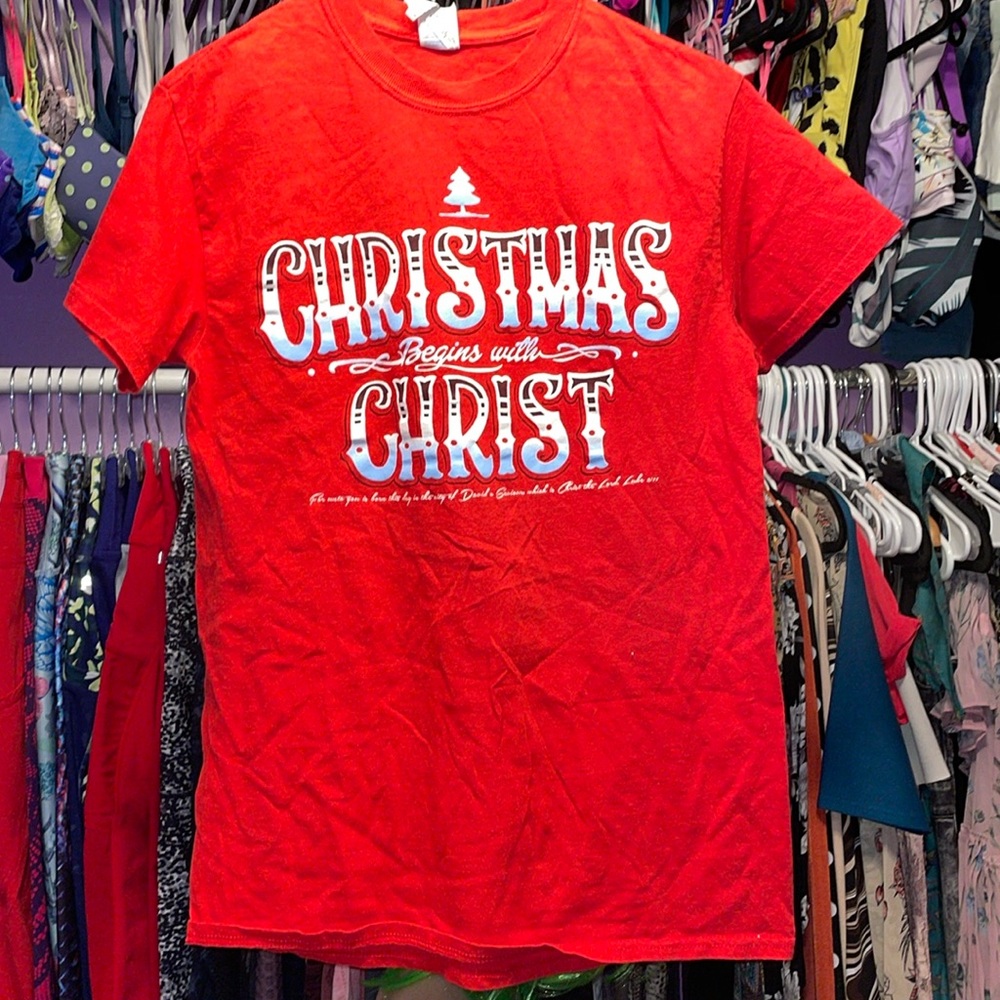 Red Christmas begins with Christs tshirt unique find ladies religious size small